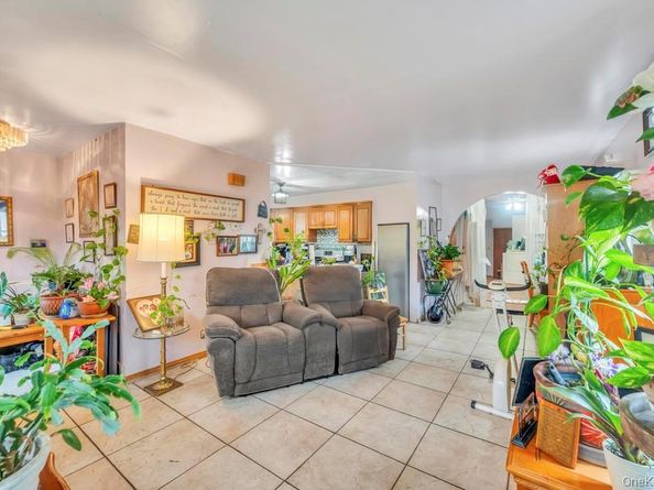 182 Commack Road, Deer Park NY 11729