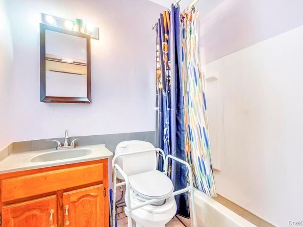 182 Commack Road, Deer Park NY 11729