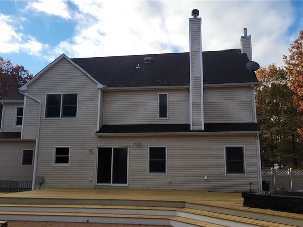 414 Railroad Avenue, Manorville NY 11934