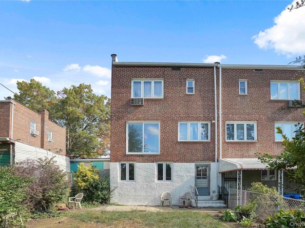 5444 69th Street, Maspeth NY 11378