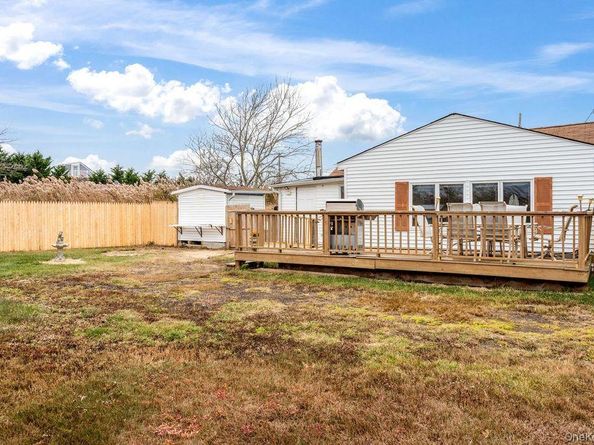 20 Bayside Road, Mastic NY 11951