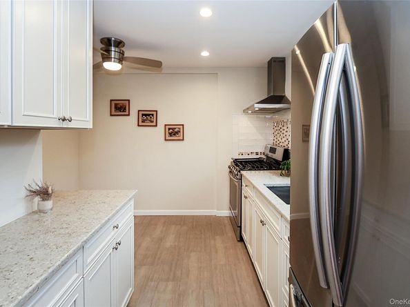 6 Gerhard Road, Plainview NY 11803