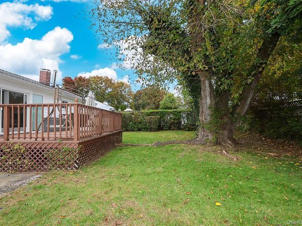 6 Gerhard Road, Plainview NY 11803