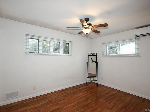 6 Gerhard Road, Plainview NY 11803