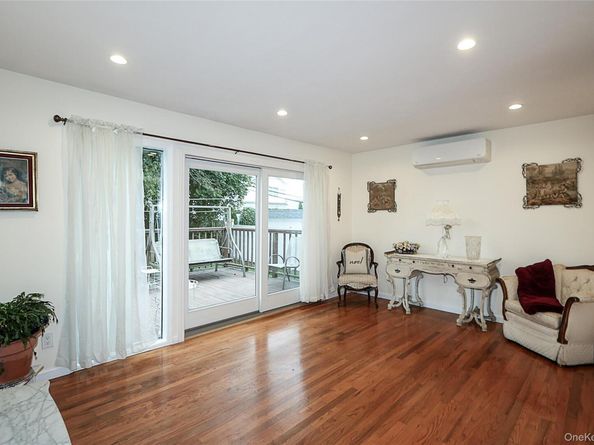 6 Gerhard Road, Plainview NY 11803