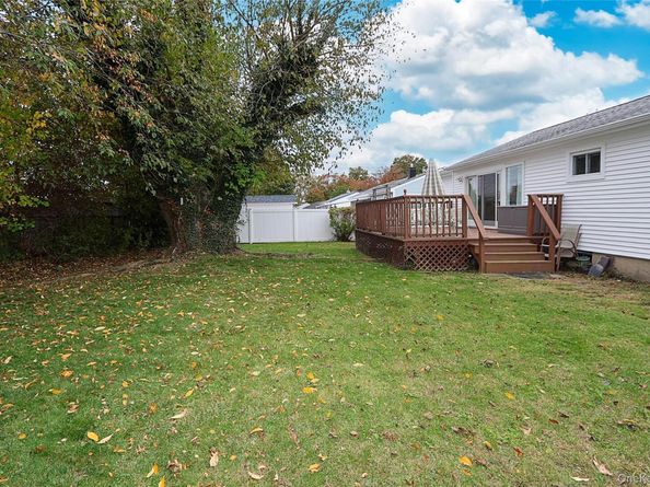 6 Gerhard Road, Plainview NY 11803