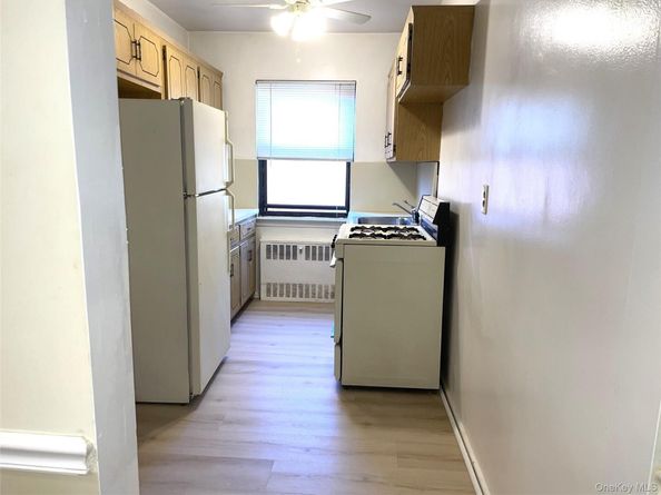 22 Lawrence Drive C, White Plains NY 10603