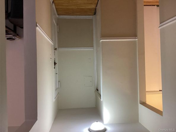 22 Lawrence Drive C, White Plains NY 10603