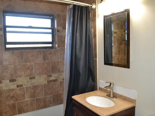 22 Lawrence Drive C, White Plains NY 10603