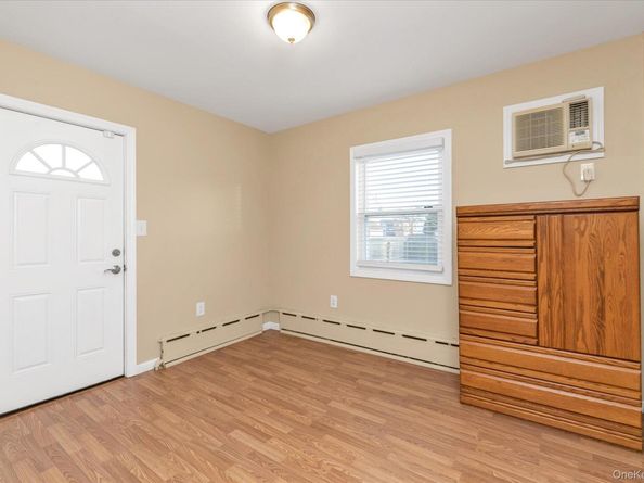 31 Piave Terrace, Lindenhurst NY 11757