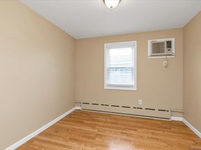 31 Piave Terrace, Lindenhurst NY 11757