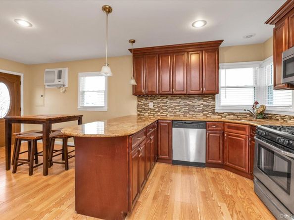 31 Piave Terrace, Lindenhurst NY 11757