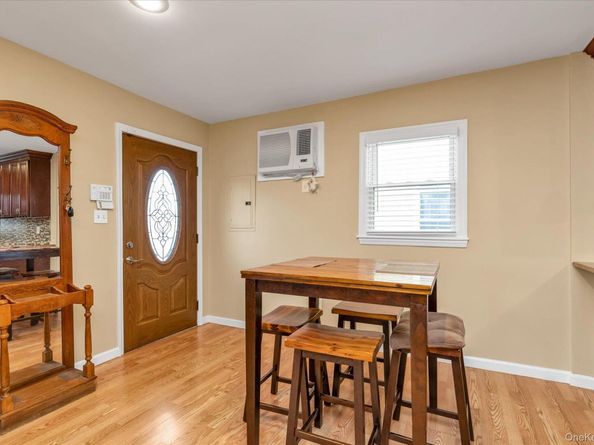 31 Piave Terrace, Lindenhurst NY 11757