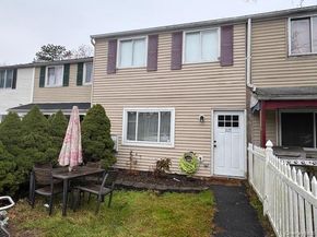 227 Hill Rise, Calverton NY 11933