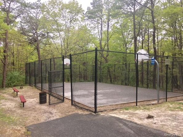 227 Hill Rise, Calverton NY 11933