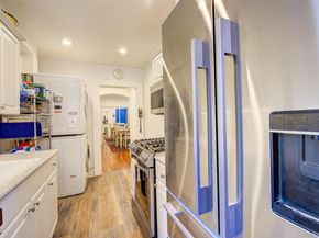 2 Town House Place 2H, Great Neck NY 11021