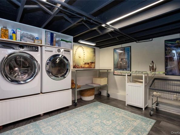 53 Glen Avenue, Flanders NY 11901