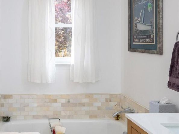 53 Glen Avenue, Flanders NY 11901