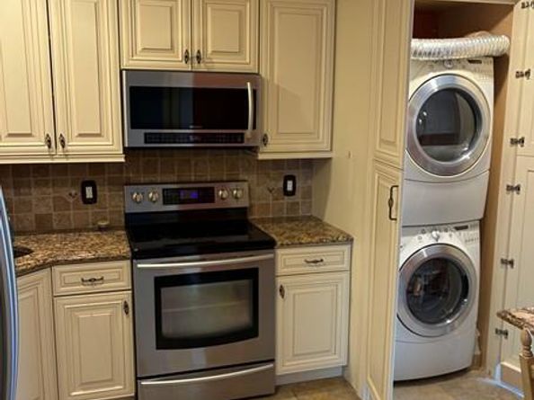 206 Farber Drive 206, West Babylon NY 11704