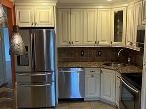 206 Farber Drive 206, West Babylon NY 11704