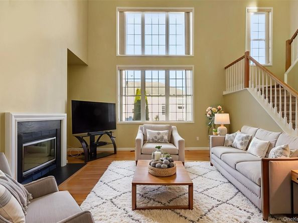 79 Landmark Court, White Plains NY 10603