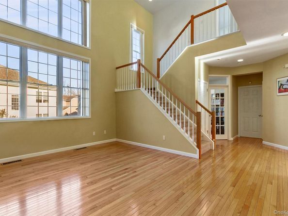 79 Landmark Court, White Plains NY 10603