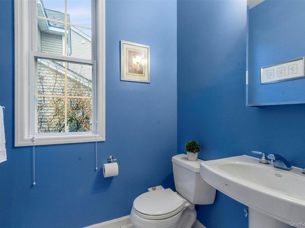 79 Landmark Court, White Plains NY 10603