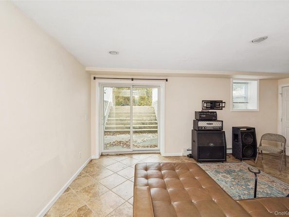 12 Briarwood Court, Head Of The Harbor NY 11780