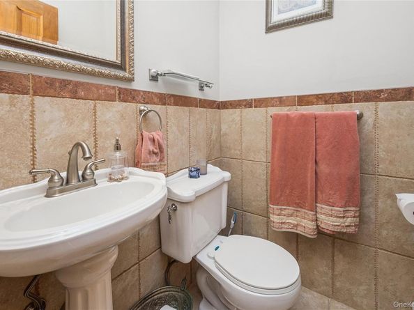 12 Briarwood Court, Head Of The Harbor NY 11780