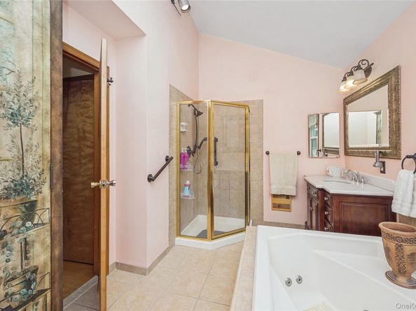 12 Briarwood Court, Head Of The Harbor NY 11780