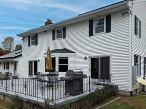 12 Briarwood Court, Head Of The Harbor NY 11780