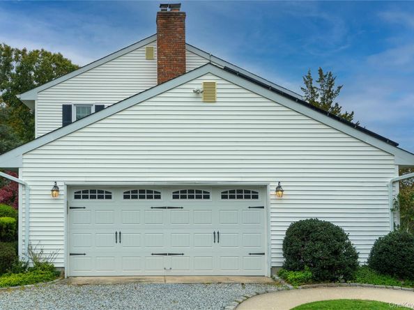 12 Briarwood Court, Head Of The Harbor NY 11780