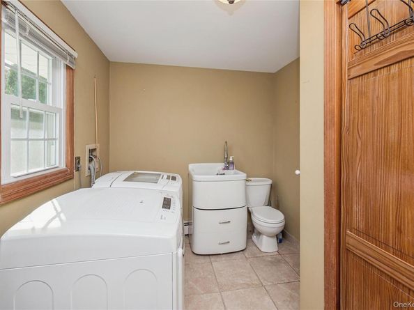 12 Briarwood Court, Head Of The Harbor NY 11780