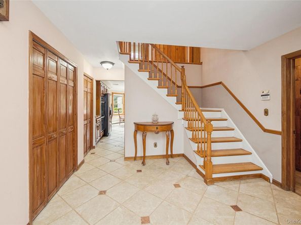 12 Briarwood Court, Head Of The Harbor NY 11780