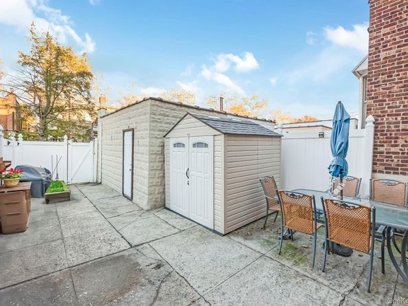 64-67 83rd Street, Middle Village NY 11379