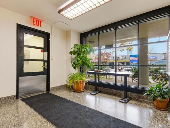 21-85 34th Avenue 2D, Astoria NY 11106