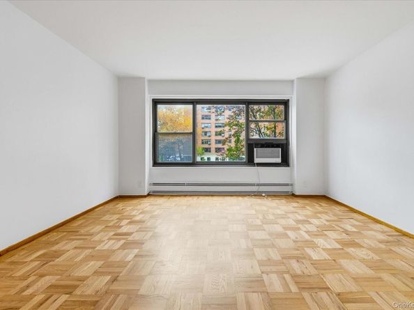 21-85 34th Avenue 2D, Astoria NY 11106