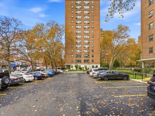 21-85 34th Avenue 2D, Astoria NY 11106