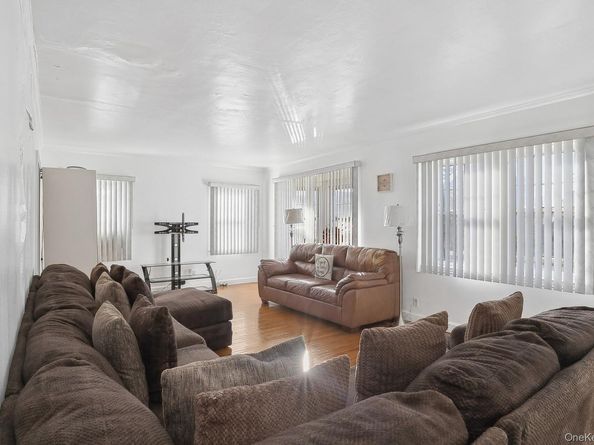 45 Ella Street, Valley Stream NY 11580