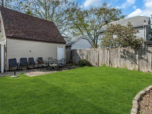 33 Cleveland Street, Valley Stream NY 11580