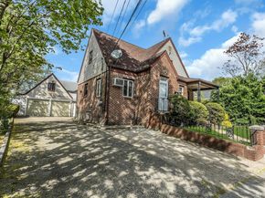 33 Cleveland Street, Valley Stream NY 11580