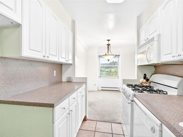 80 E Hartsdale Avenue 418, Hartsdale NY 10530