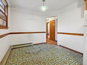 4 Windus Drive, Shirley NY 11967