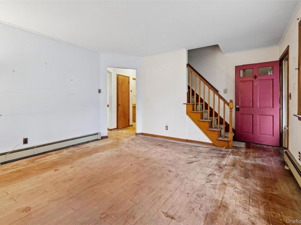 4 Windus Drive, Shirley NY 11967