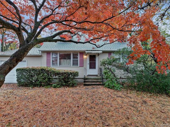 4 Windus Drive, Shirley NY 11967