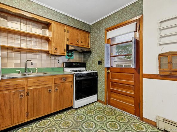 4 Windus Drive, Shirley NY 11967