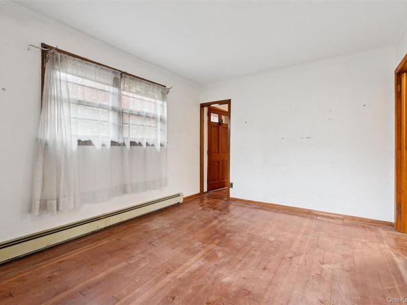 4 Windus Drive, Shirley NY 11967