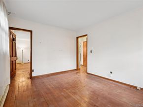 4 Windus Drive, Shirley NY 11967