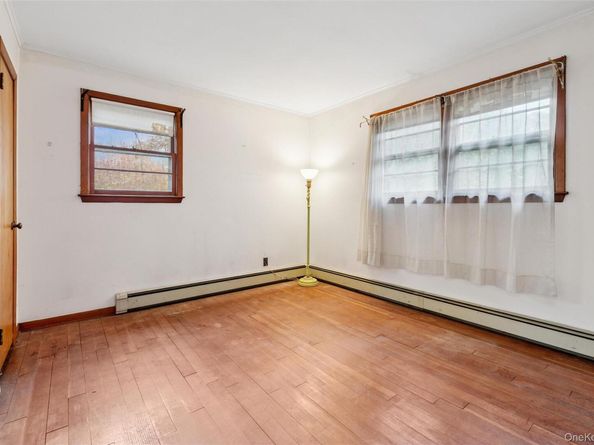 4 Windus Drive, Shirley NY 11967