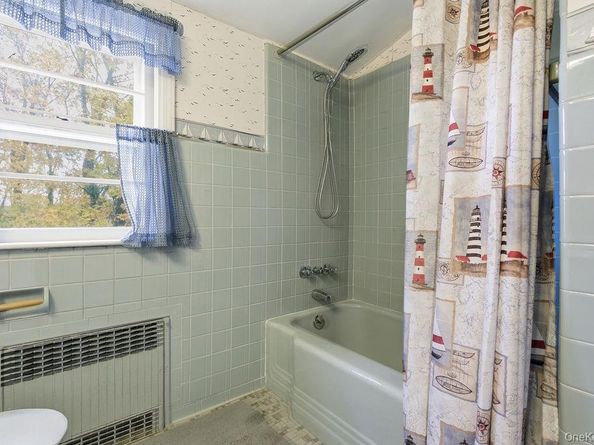 26 Paul Revere Lane, Centerport NY 11721